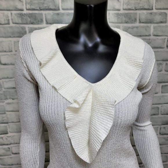 Vintage 70s Marbella Knits California Off White Ribbed Flutter Vneck Knit Top - Picture 2 of 7